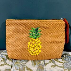 Woven pineapple clutch